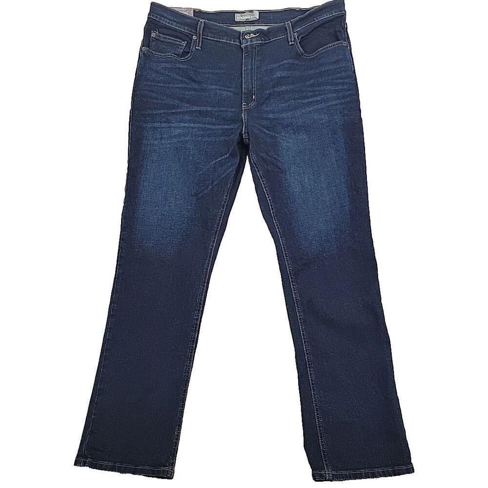 Member's Mark NWT Mens Jeans Size 40x32 Straight Fit Stretch Denim Spot on Leg